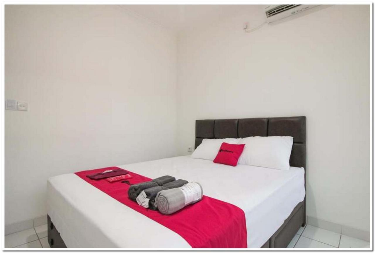 Hotel RedDoorz @ Ruko ITC Roxy Mas Dżakarta Zewnętrze zdjęcie