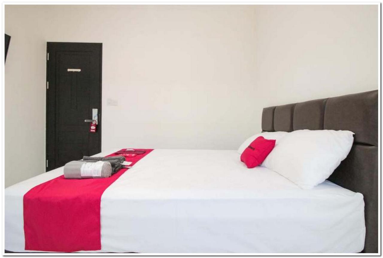 Hotel RedDoorz @ Ruko ITC Roxy Mas Dżakarta Zewnętrze zdjęcie